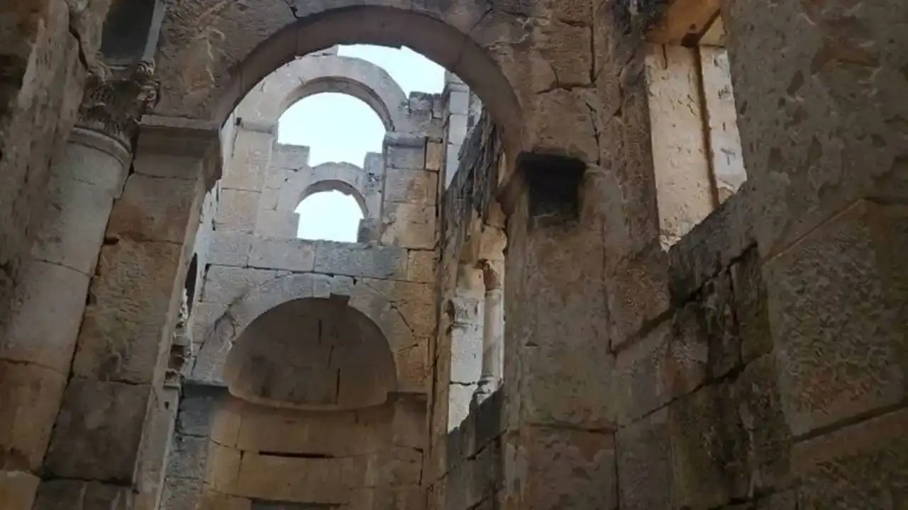 “Mersin’in Ayasofyası” Alahan Manastırı Görenleri Büyülüyor! 4